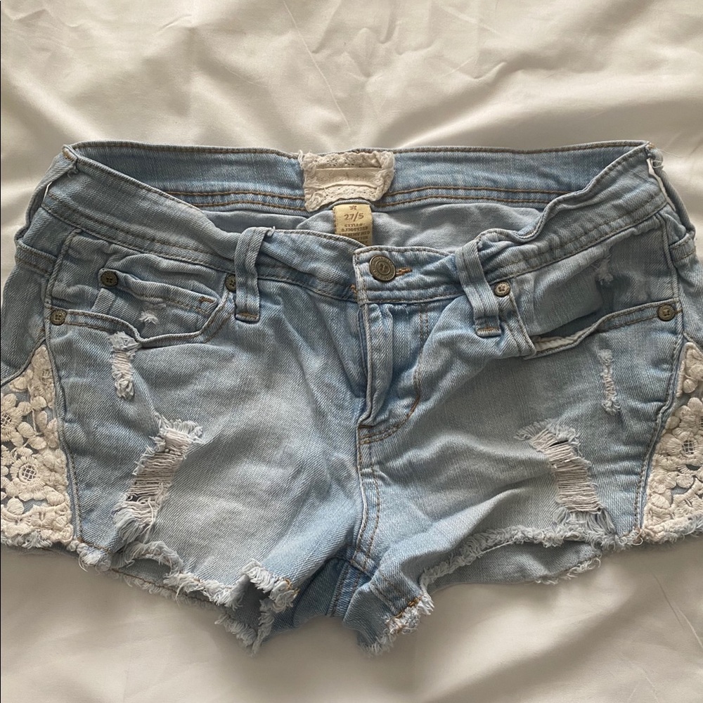 Jean shorts with detail